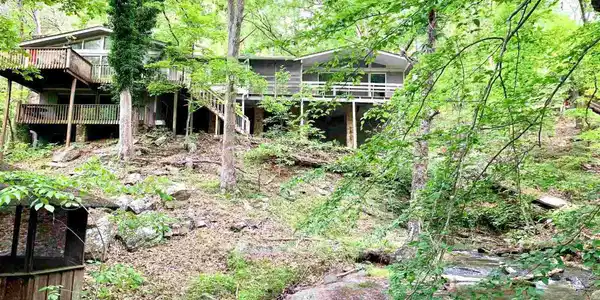 926 Tamarack Dr