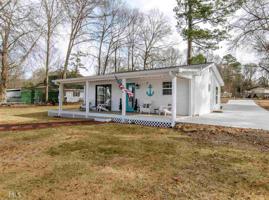 216 Lakeshore Dr