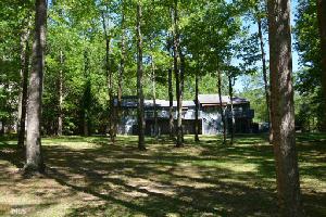 211 River Point Dr