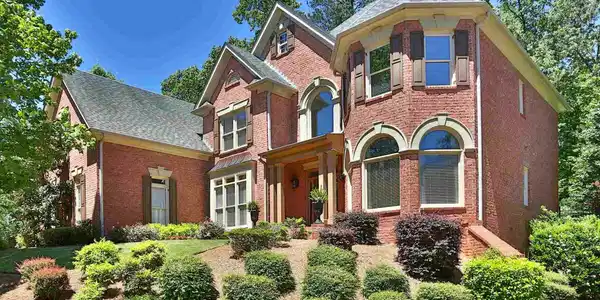 2085 Lake Shore Lndg