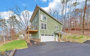 27 Cherokee Road