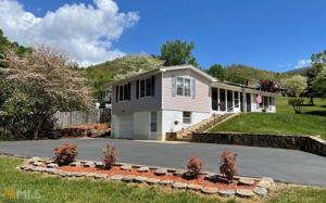 453 Rolling Acres