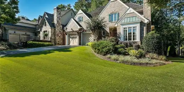 210 Ardsley Ln