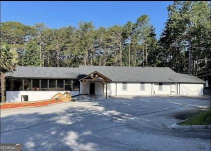 3023 E Silver Shoals Rd - Lake Front