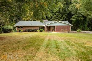 5128 Lakewood Drive