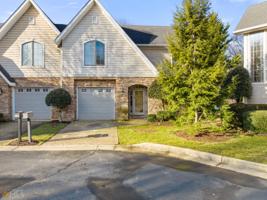 416-4H Oakmont Drive