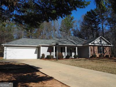 102 Lakeside Dr