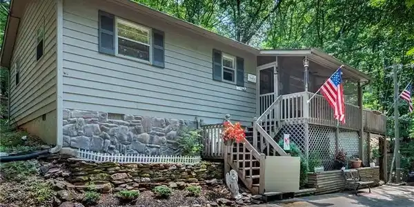 550 Fairway Drive