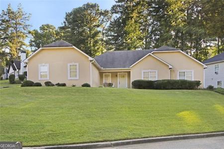 781 Hyde Court, Lithonia GA 30058