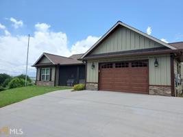 51 Oakwood Dr