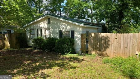 143 Weavers Lake Front Road, Jackson GA 30233
