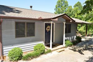 338 Mountain Dr N