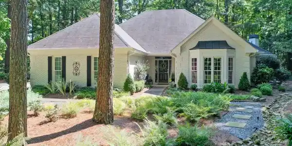 3419 Lakewind Way