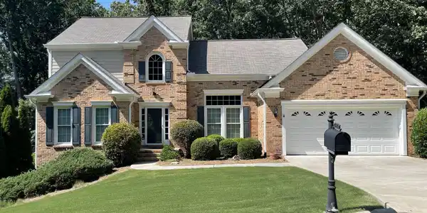 6635 Maid Marion Close