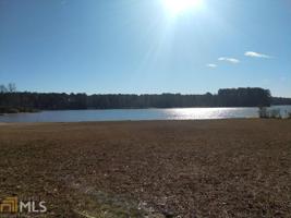 3085 Lake Park Dr