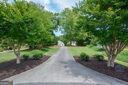 305 Lakeshore Drive, Hartwell GA 30643