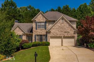 221 Briarwood Ln