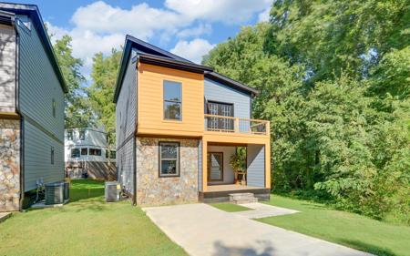 18 Crestwood Drive