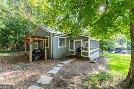 102 Cedar Lane NW