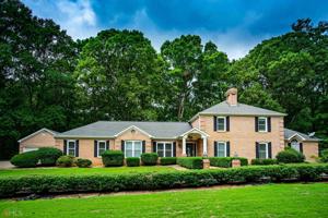 1037 Riverside Drive