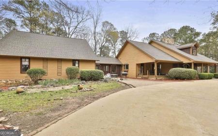 224 Riverbend Drive, Lagrange GA 30240
