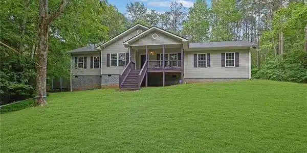 16 Allatoona Woods Trail SE, Acworth GA 30102