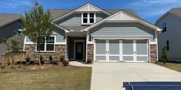 218 Hickory Bluffs Parkway