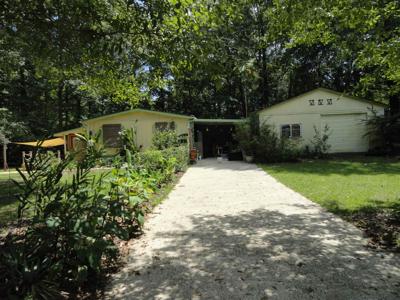646 Lakeshore Drive