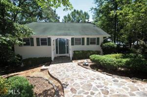93 Lee Rd 906