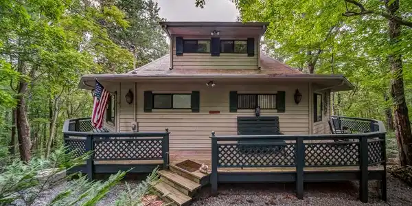 242 Mulligan Way