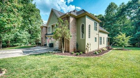 408 Licklog Ridge