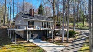 3755 Wood Creek Drive