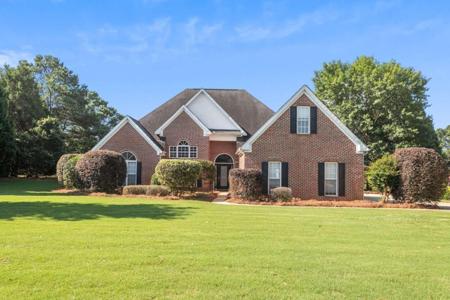 906 Champions Way
