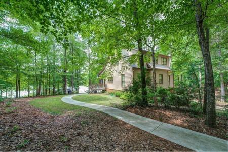 245 Cardinal Point