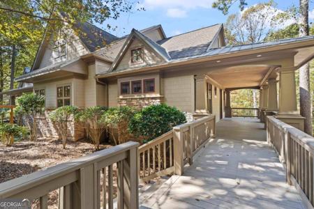 1211 Lockets Trail