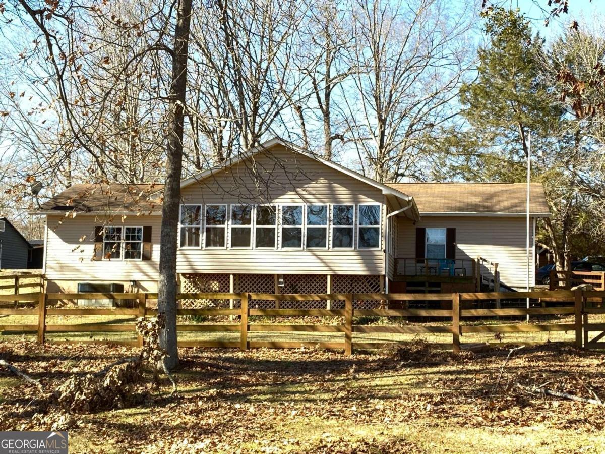 340 Possum Point Drive, Eatonton, GA lhrmls01975135