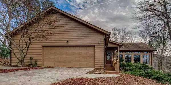 18 Hummingbird Lane
