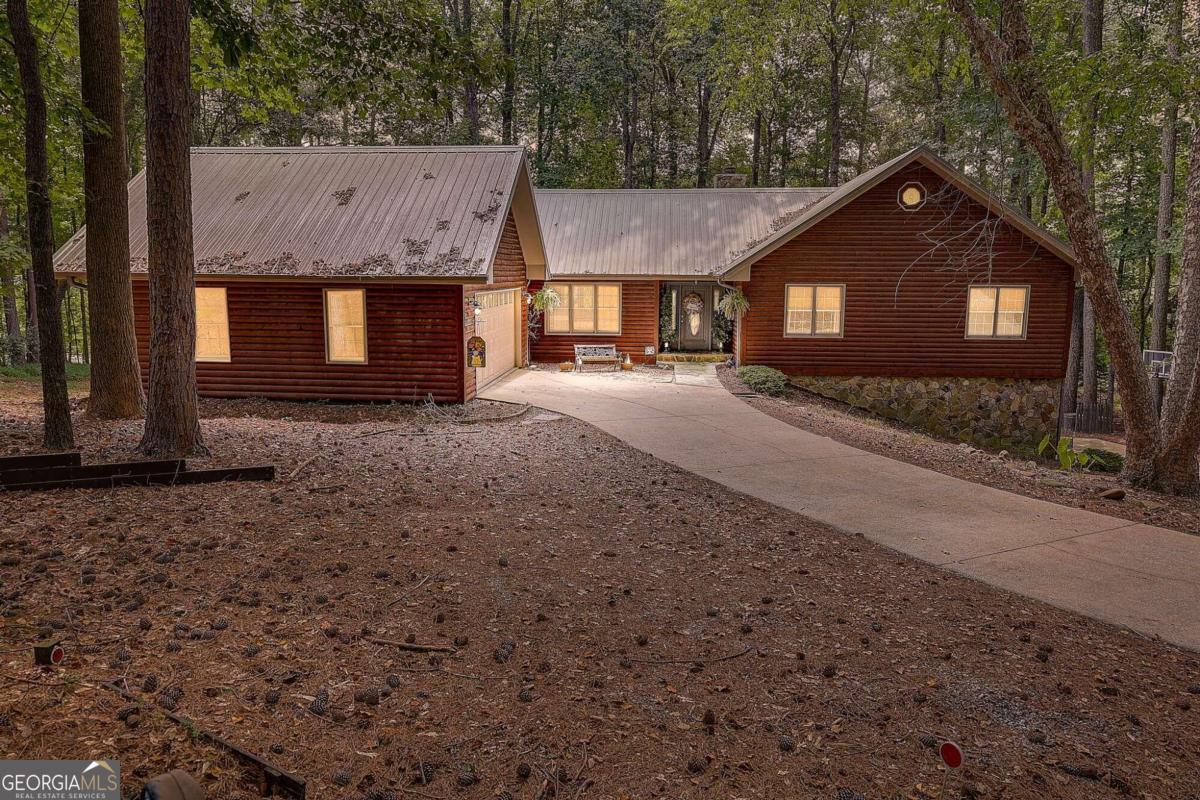 350 Lake Coweta Trail, Newnan, GA lhrmls02202377