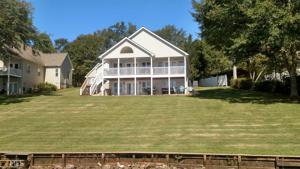 713 Foxglove Dr