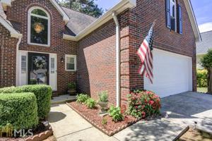 64 Harbour Lake Dr