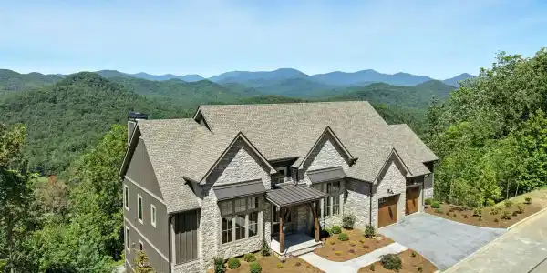 608 Winterberry Drive, Clayton GA 30525