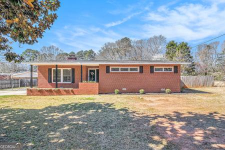 72 Cade Street, Hartwell GA 30643