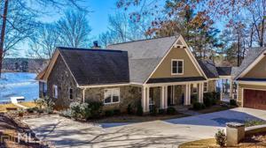 2511 Cherokee Dr
