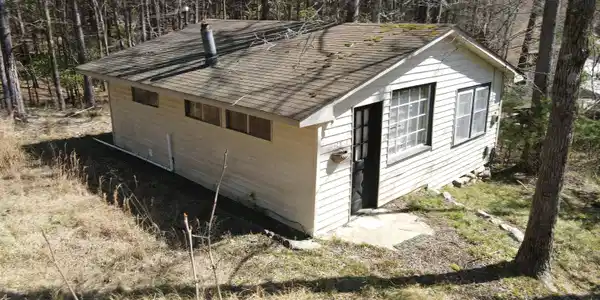 7464 Lakeside Drive