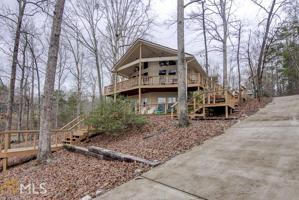 559 Esther Cir