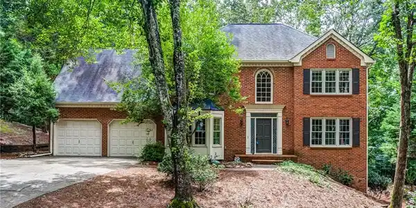 2720 Lakewind Court