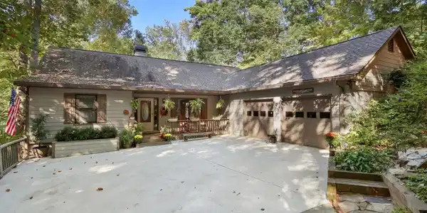 193 Fox Den Cir