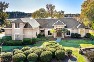 3019 Lake Park Dr