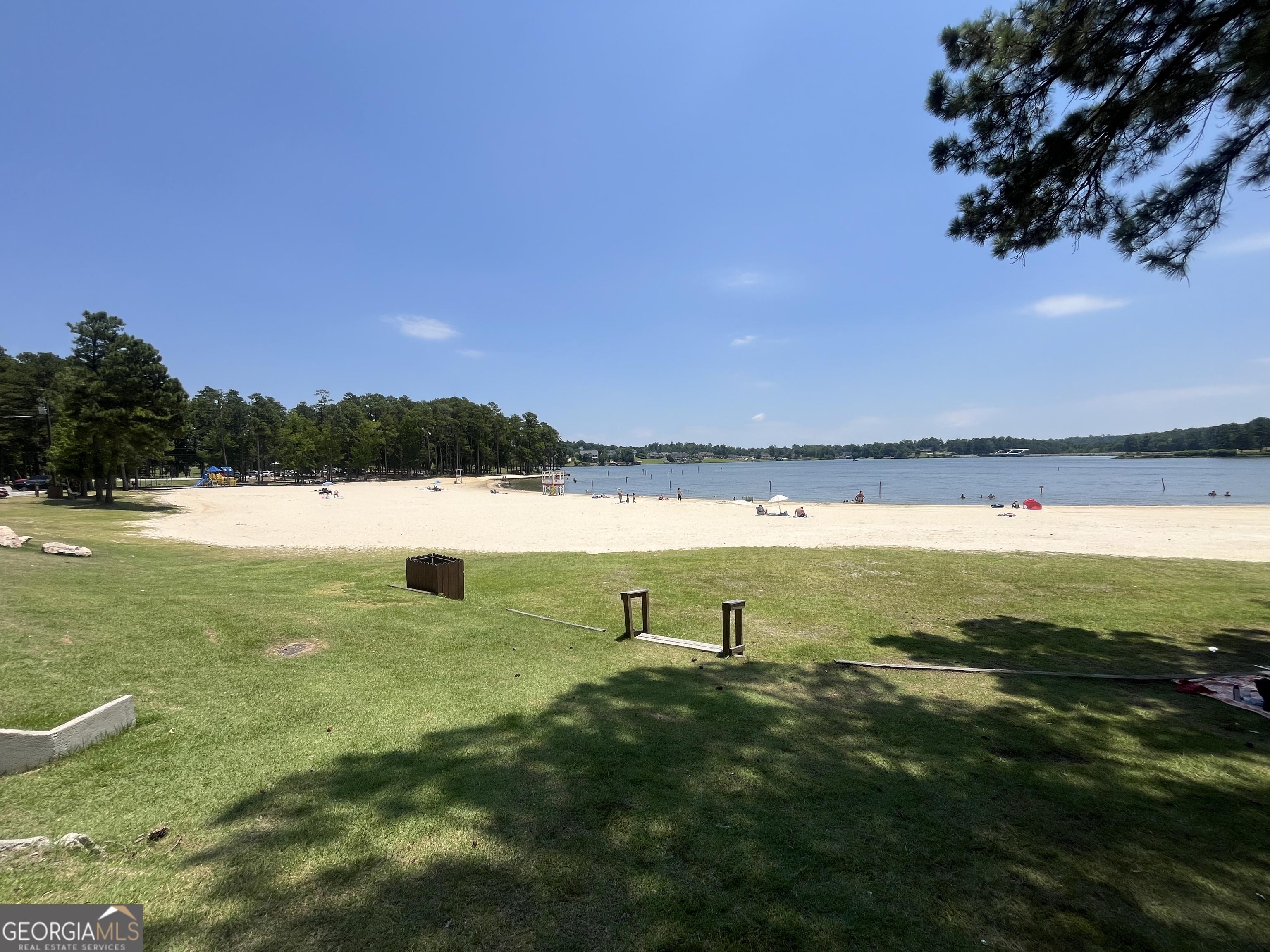 Image 2: Sandy Beach two minutes away!