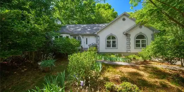 111 Allatoona Drive, Woodstock GA 30189